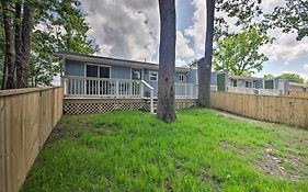 Omaha Apartment With Yard - 15 Miles To Branson